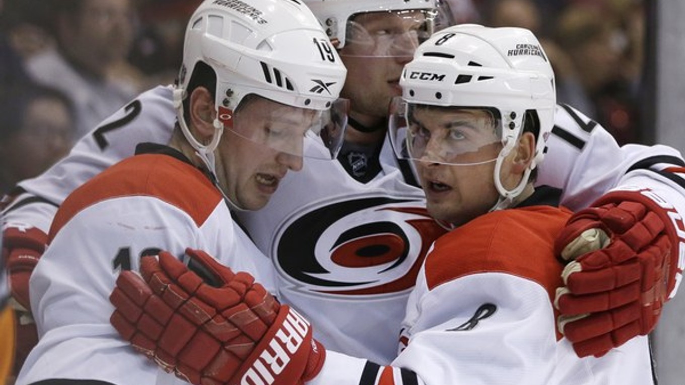 Loktionov (vpravo) si na tohtoročných MS už nezahrá.