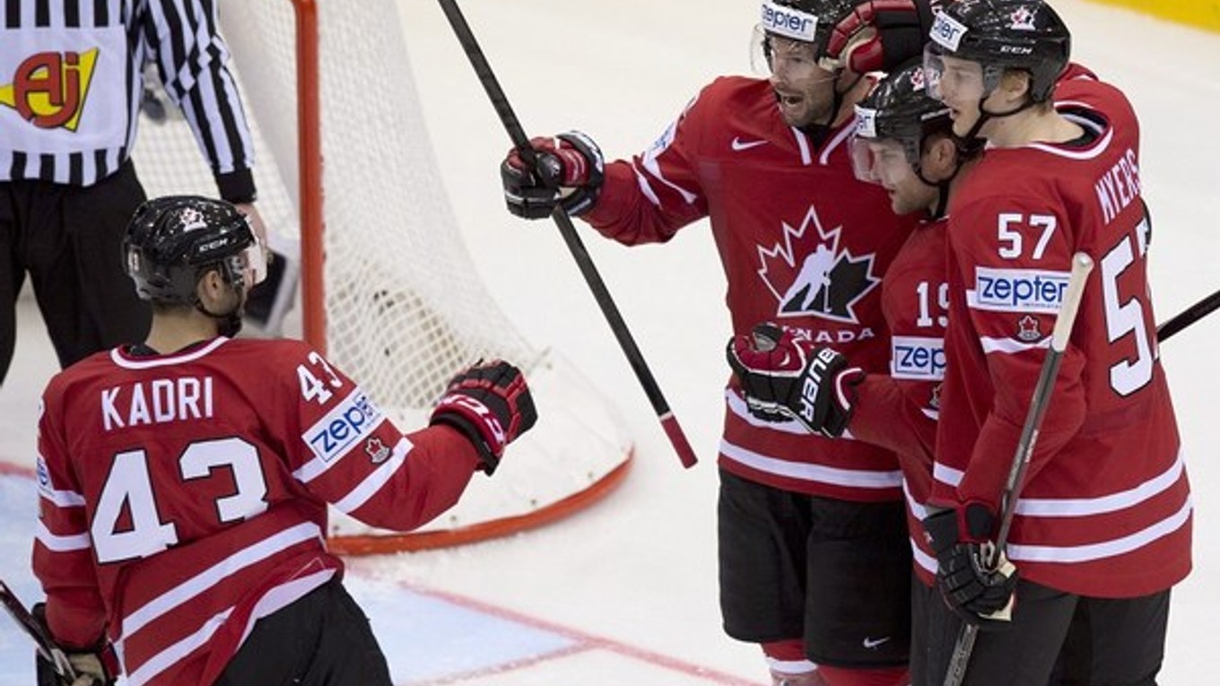Kanadskí hokejisti naposledy prehrali úvodné dva zápasy MS v roku 1977.