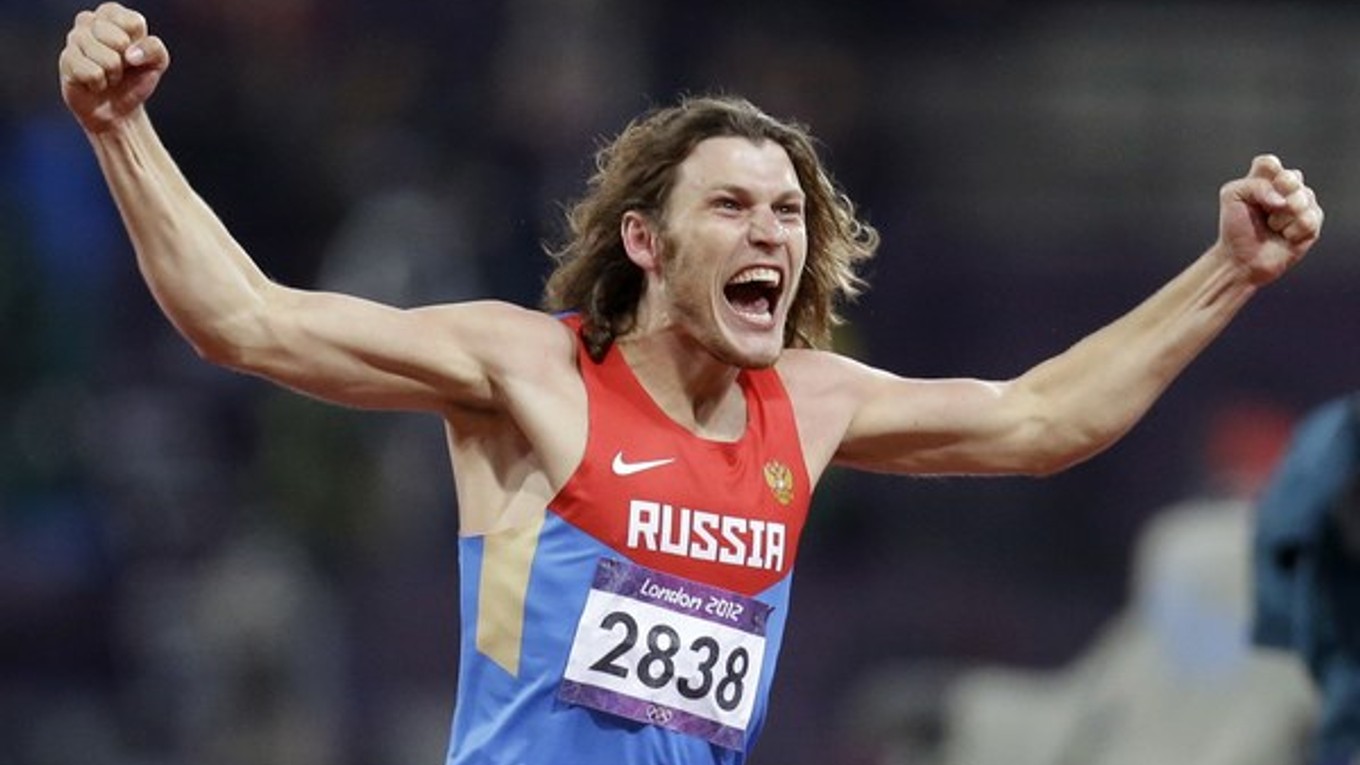Ruský reprezentant Ivan Uchov získal zlatú medailu v skoku do výšky výkonom 238 cm na olympijských hrách v Londýne.