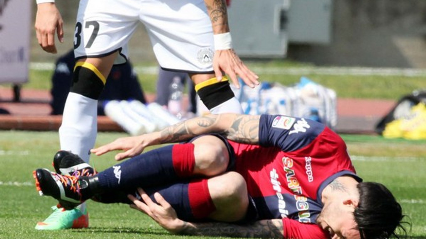 Mauricio Pinilla z Cagliari.