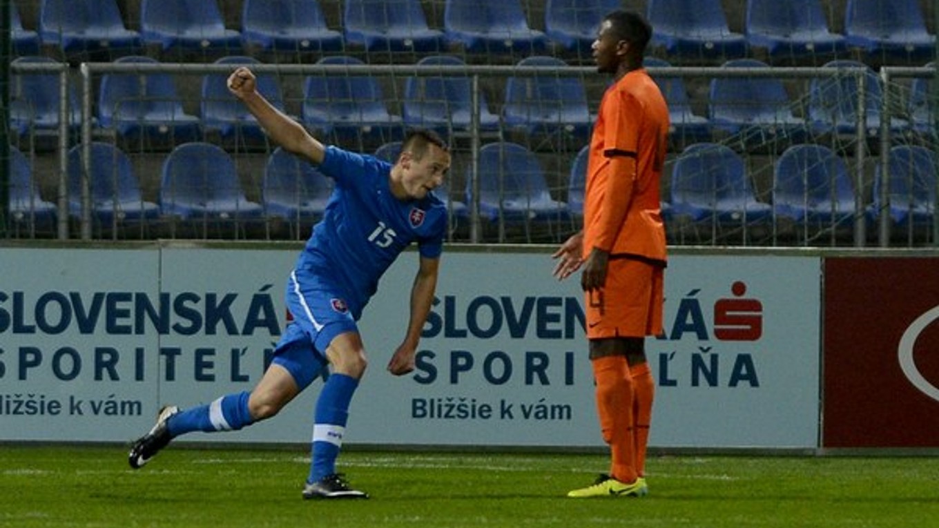Dva góly Turkom strelil Adam Zreľák (v modrom).