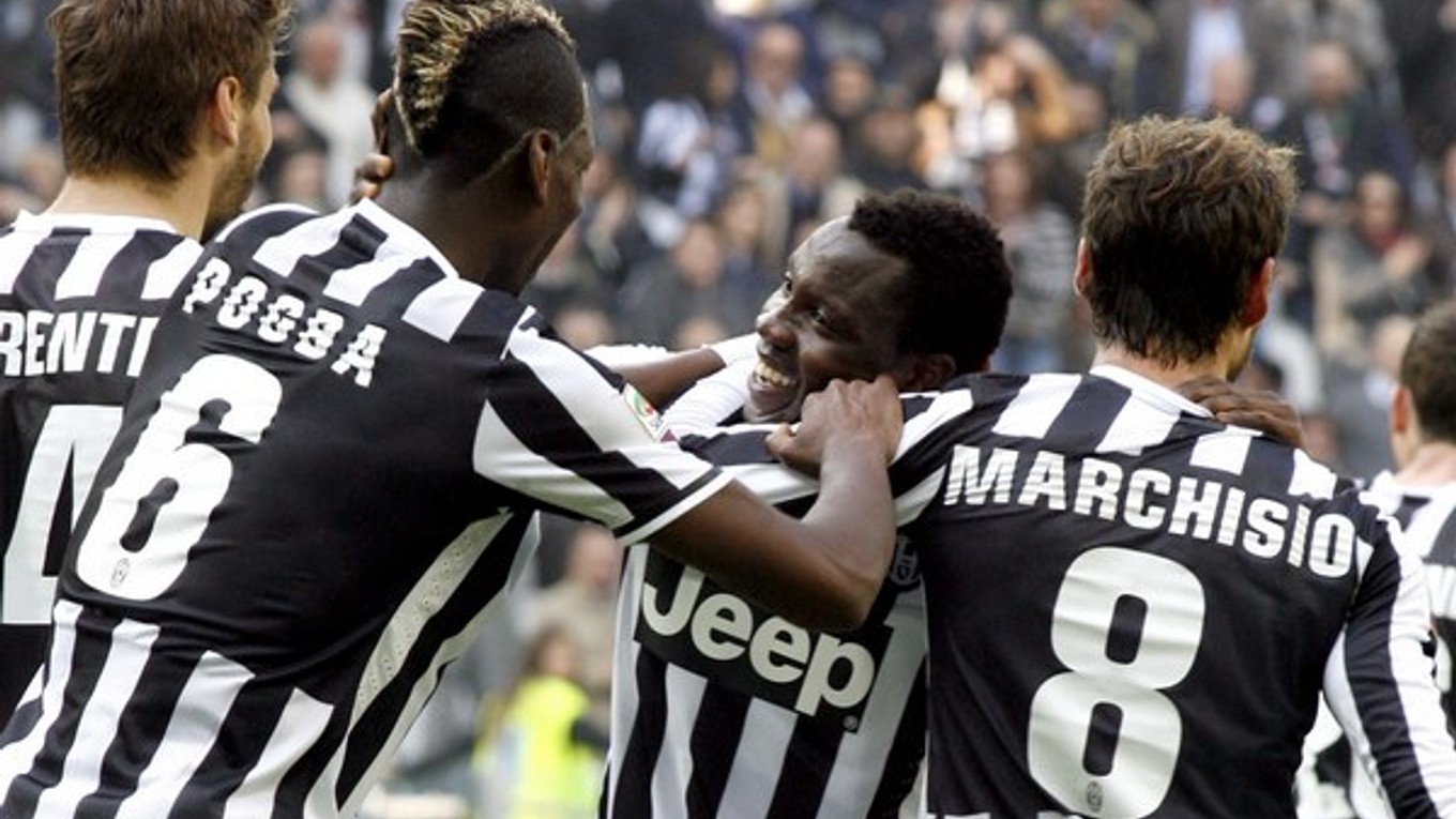 Z jediného gólu v zápase Juventus Turín - Fiorentina sa tešil Asamoah.