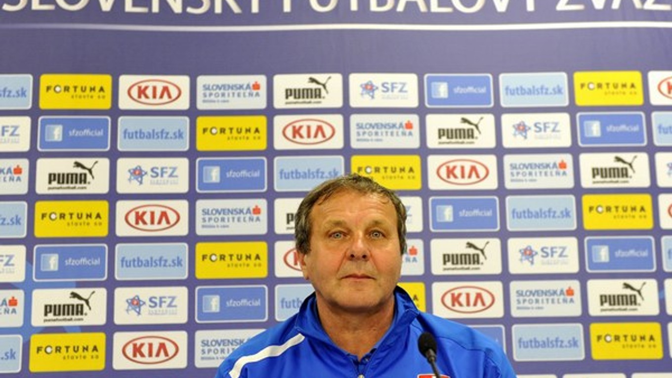 Tréner Ján Kozák našu futbalovú reprezentáciu od svojho nástupu do funkcie v polovici roku 2013 neustále dvíha.