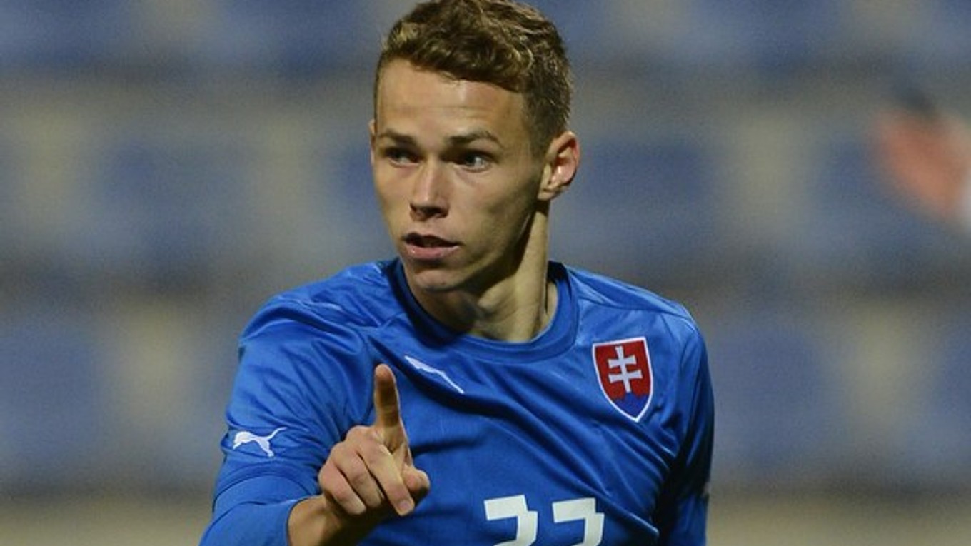 Ondrej Duda (Slovensko) oslavuje svoj gól v zápase 3. skupiny kvalifikácie futbalových ME 2015 hráčov do 21 rokov Slovensko - Luxembursko