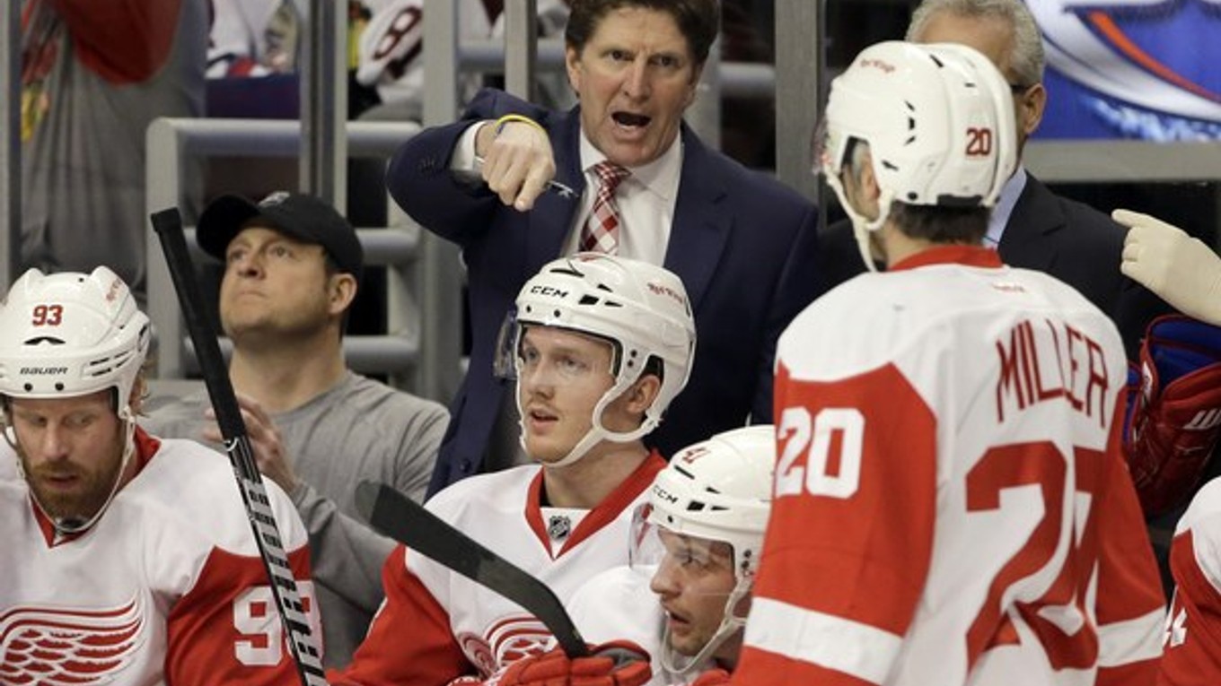 Tréner tímu Mike Babcock.