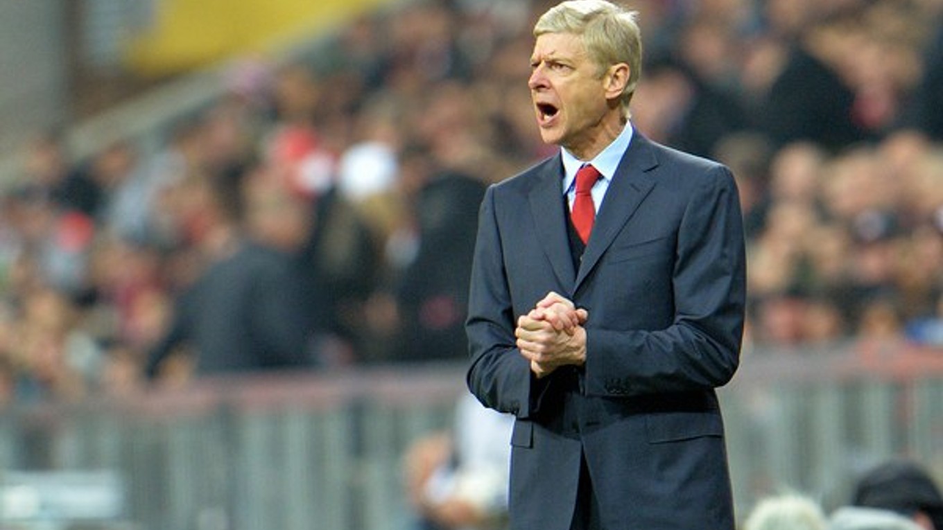 Arsene Wenger oslávil na lavičke Arsenalu tisíci zápas.