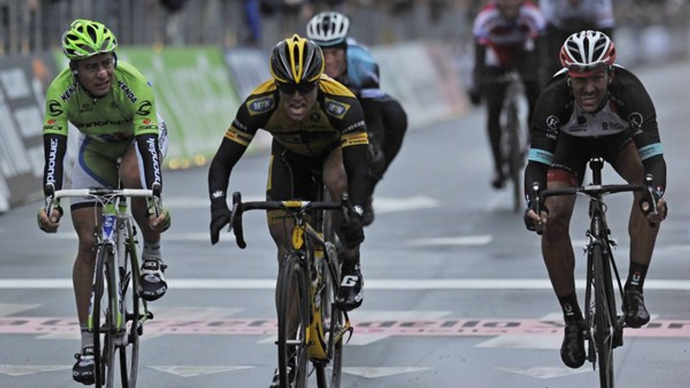 Slovenský cyklista Peter Sagan (vľavo) si prišiel v prestížnych pretekoch Miláno-San Remo  17. marca 2013 na druhom mieste.