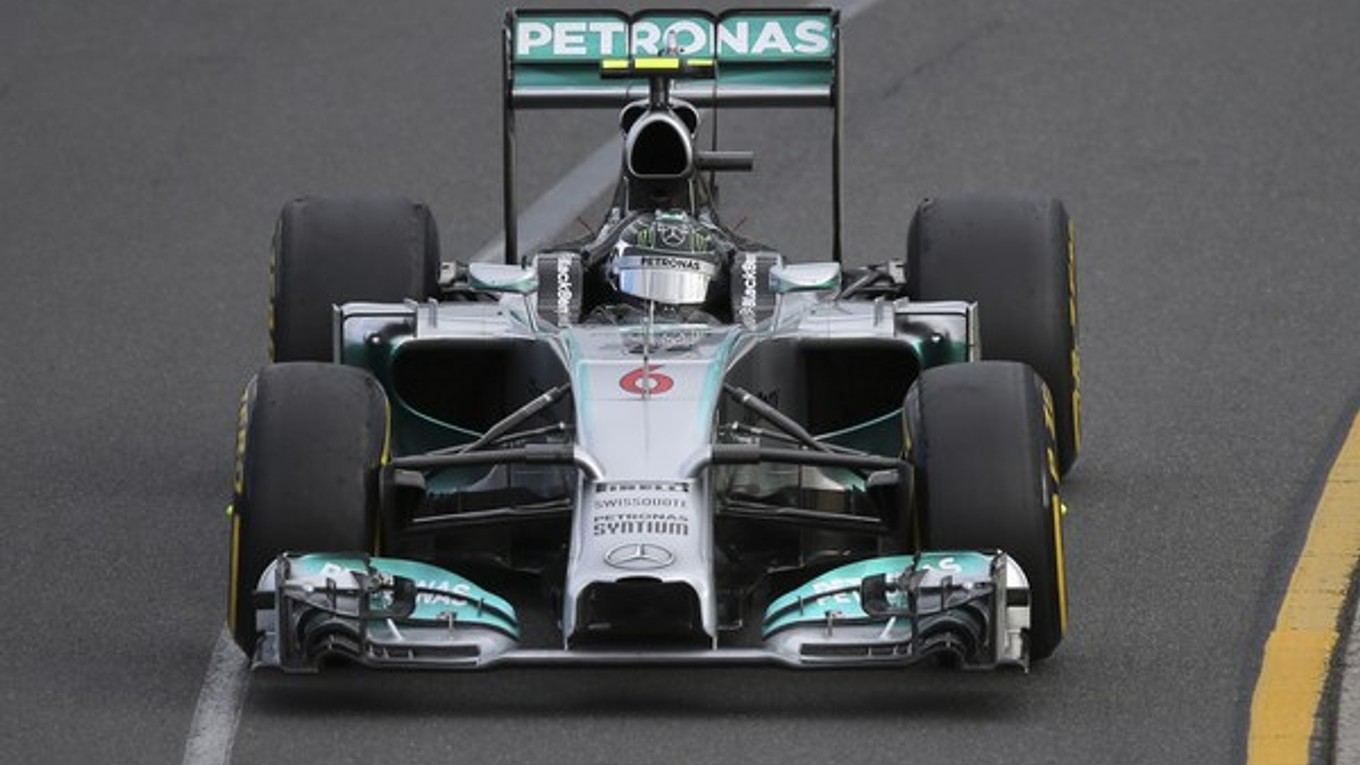 Úvodnú Veľkú cenu sezóny v Austrálii vyhral Nico Rosberg na Mercedese.