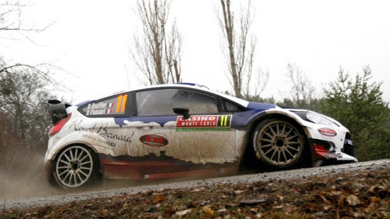 Víťaz prvej etapy Francúz Bryan Bouffier na svojom Forde.