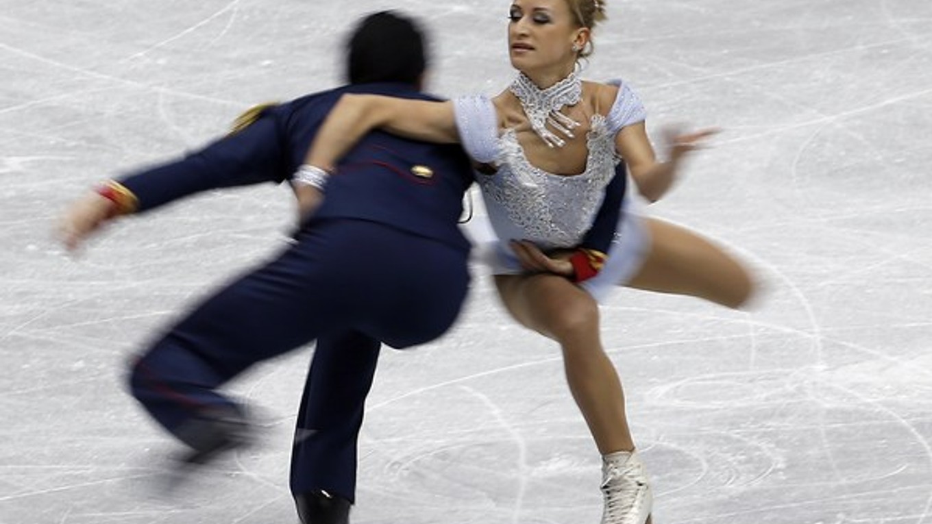 Športová dvojica Tatiana Volosožarovová a Maxim Trankov z Ruska.