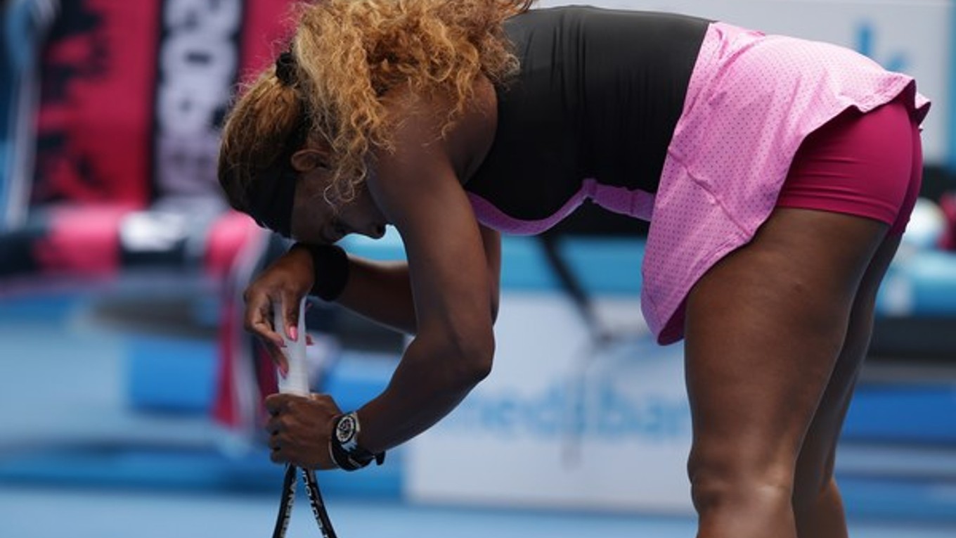 Serena mala problémy s chrbtom.