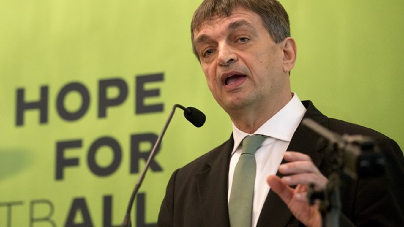 Jerome Champagne je bývalou pravou rukou súčasného šéfa FIFA Seppa Blattera.