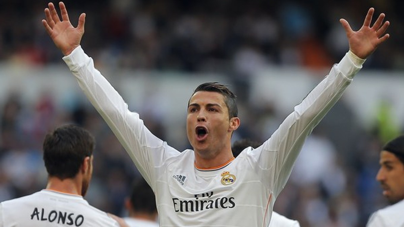 Držiteľ zlatej lopty Cristiano Ronaldo v drese Realu Madrid.