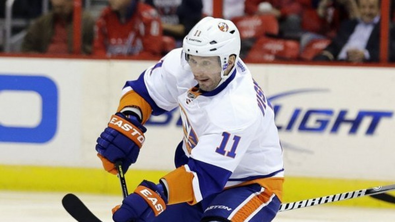 Ľubomír Višňovský sa v drese NY Islanders v noci dostal do nominácie na zápas s Bostonom.