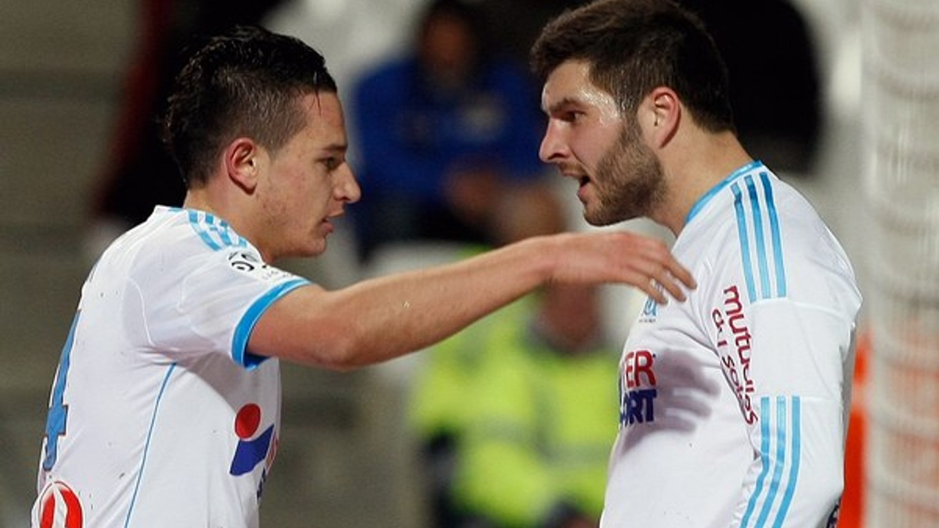 Góly domácich strelili Gignac a Thauvin.