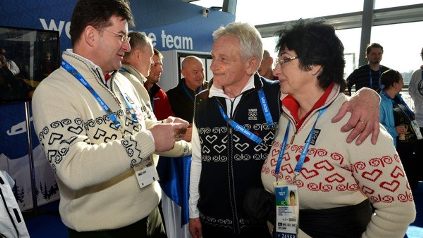 Na snímke zľava Miroslav Lajčák, prezident Slovenského olympijského výboru František Chmelár a vedúca výpravy Janka Gantnerová.