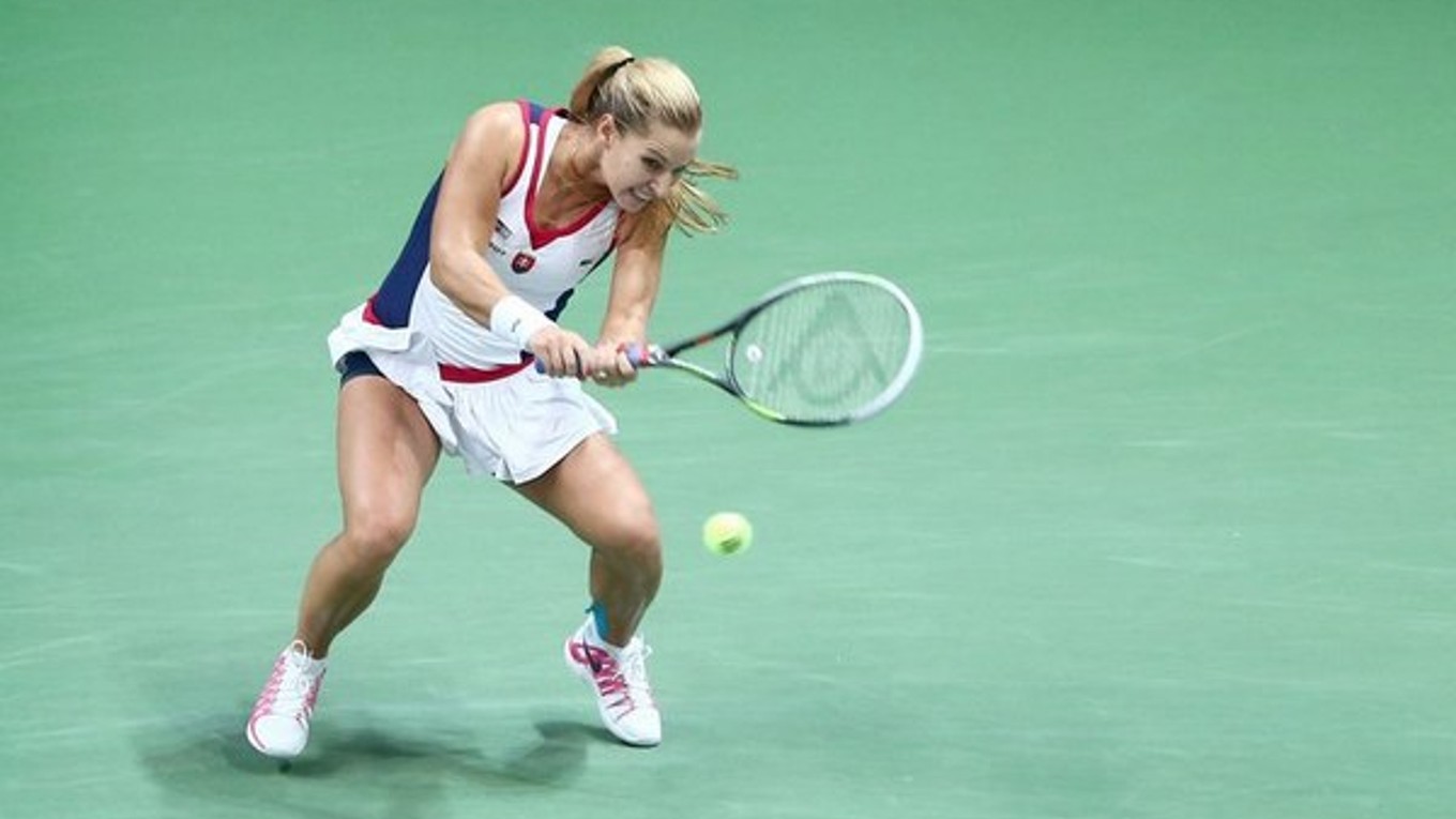 Slovenská jednotka Dominika Cibulková v prvom zápase Pohára federácie prehrala s Nemkou Petkovicovou 1:2.