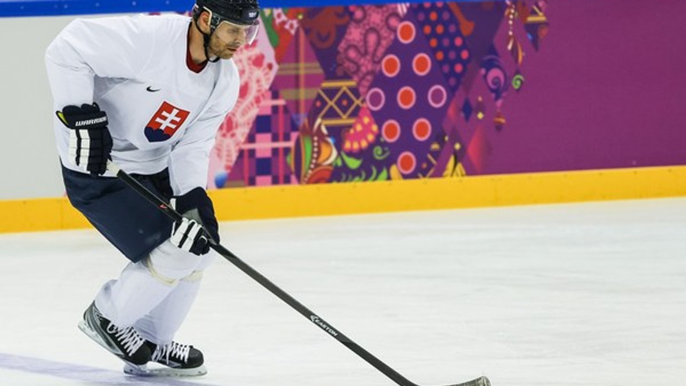 Slovenskí hokejisti si v pondelok v aréne Boľšoj prvýkrát zatrénovali aj s hráčmi z NHL.