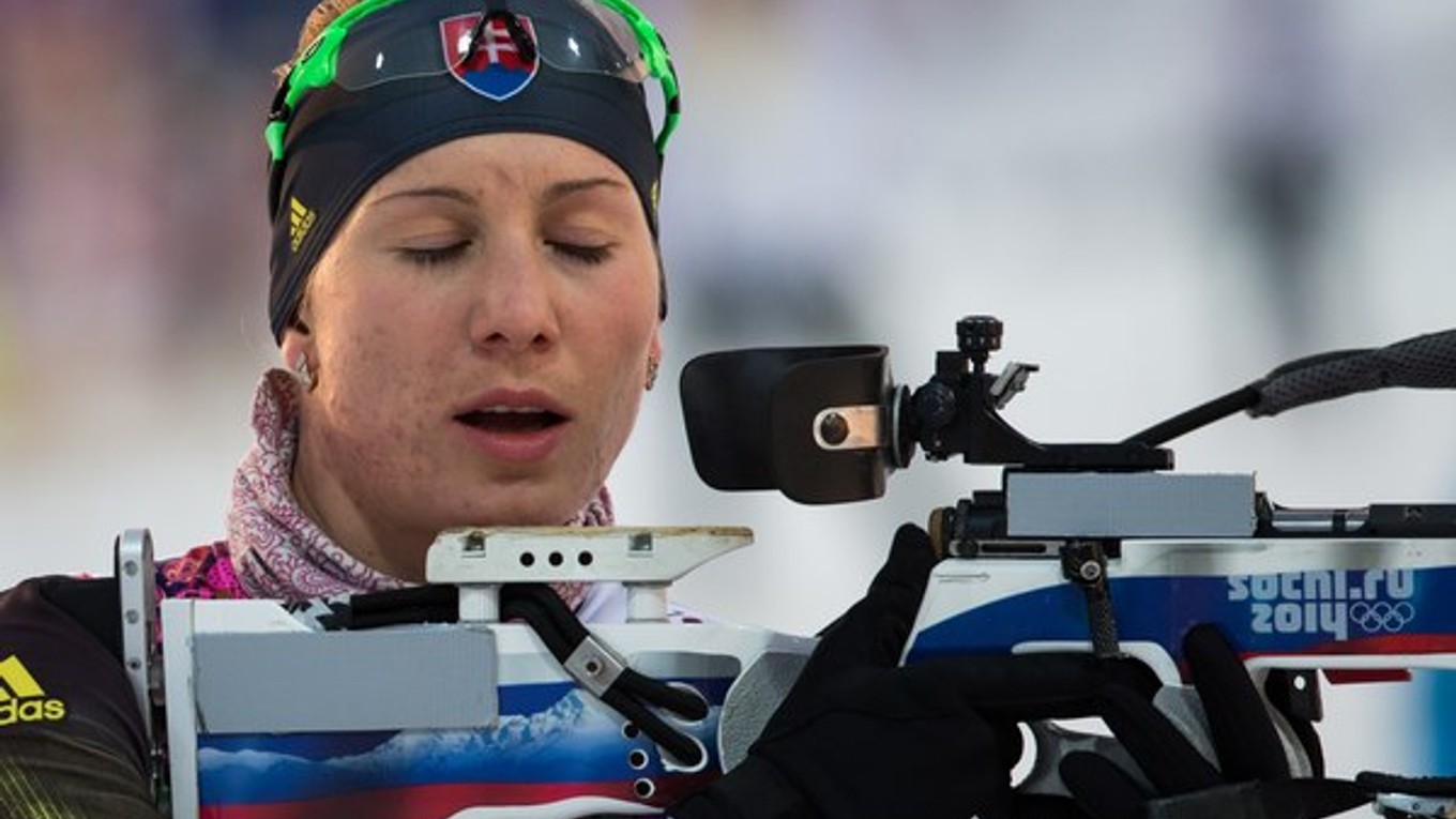 Aj s dvomi chybami mohla mať Anastasia Kuzminová medailu. Neprišla o ňu na strelnici, ale na trati.