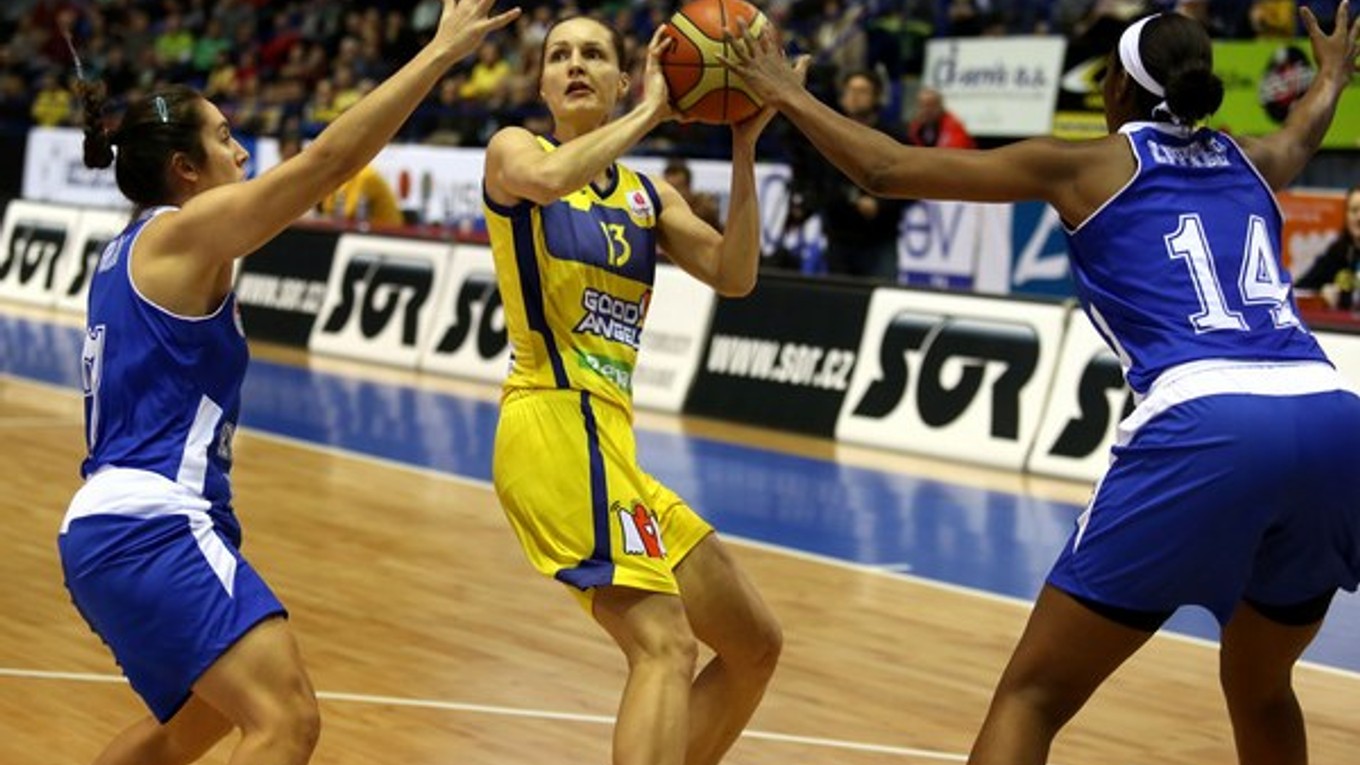 Lucia Kupčíková z Košíc (v strede).