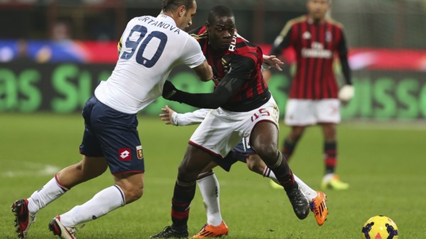 Mario Balotelli je nesporne výborný futbalista, ale zaujal zrejme viac mimo ihriska ako na ňom.