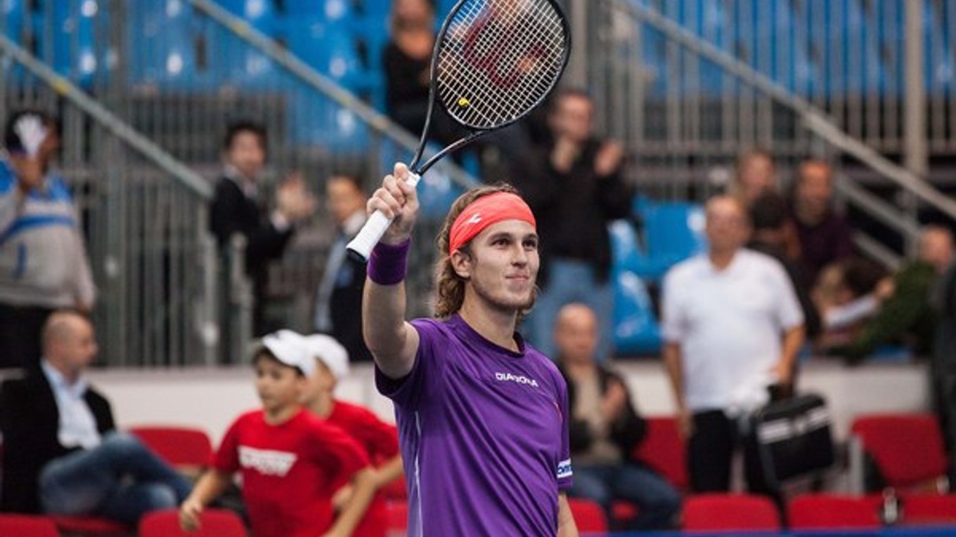Lukáš Lacko po výhre vo finále dvojhry na 14. ročníku Challenger Tour Slovak Open proti českému tenistovi Lukášovi Rosolovi pred mesiacom v Bratislave.