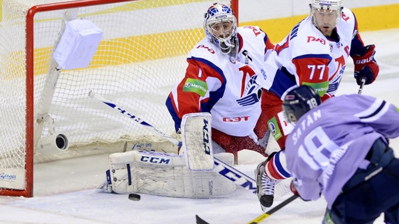 Slovan aj vďaka dvom gólom Šatana porazil v nedeľu Jarosľavľ 5:3, teraz naňho stráca 14 bodov.