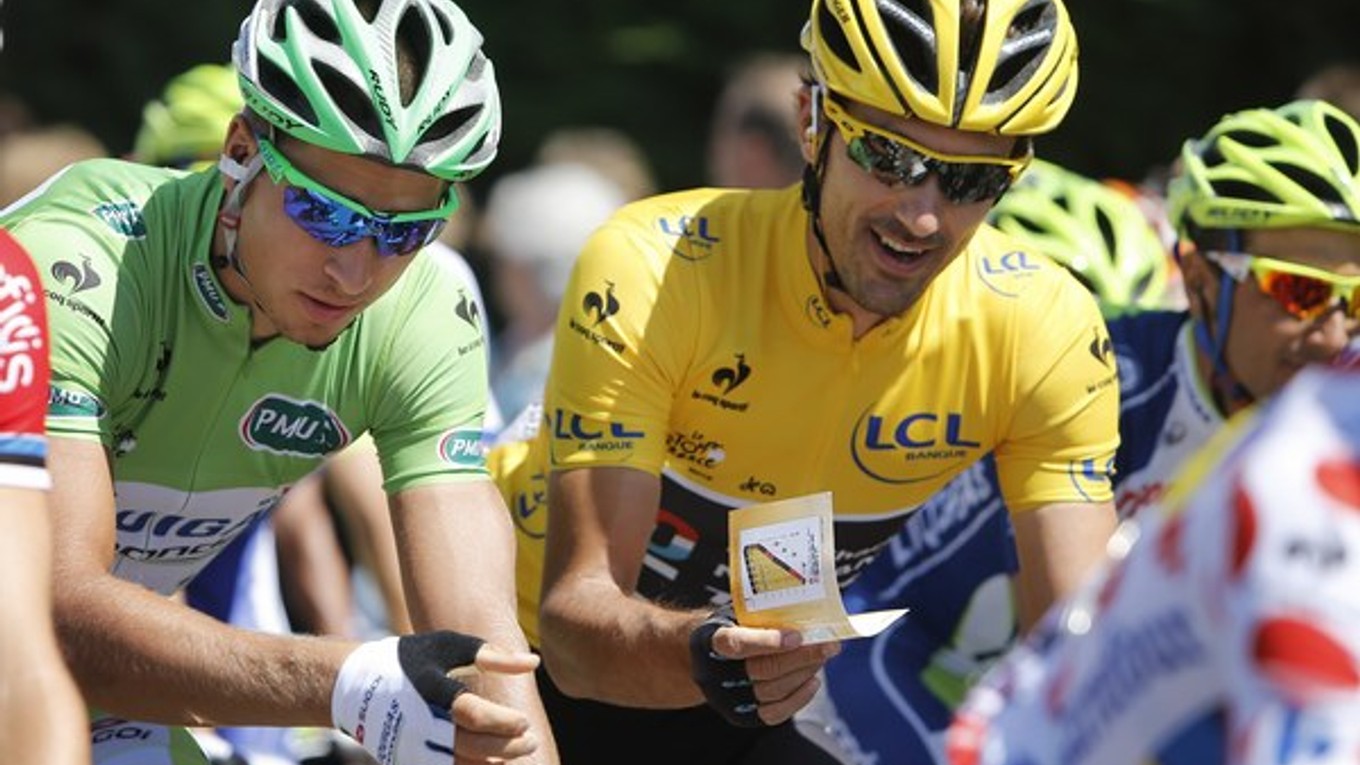 Sagan v zelenom a Cancellara v žltom tričku počas Tour de France 2012.