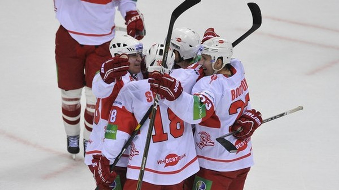 Hokejisti Spartaka Moskva hrali posledné týždne bez výplaty.