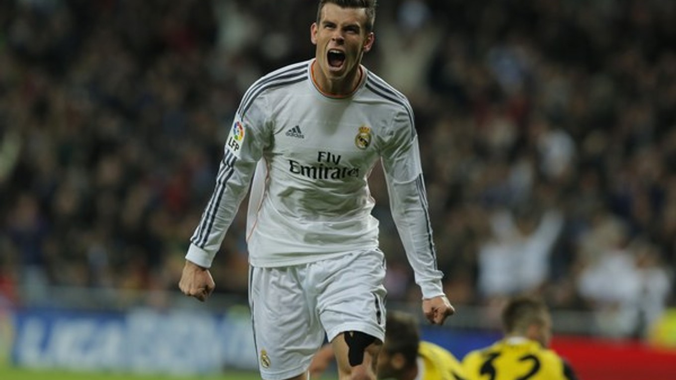 Gareth Bale oslavuje gól.