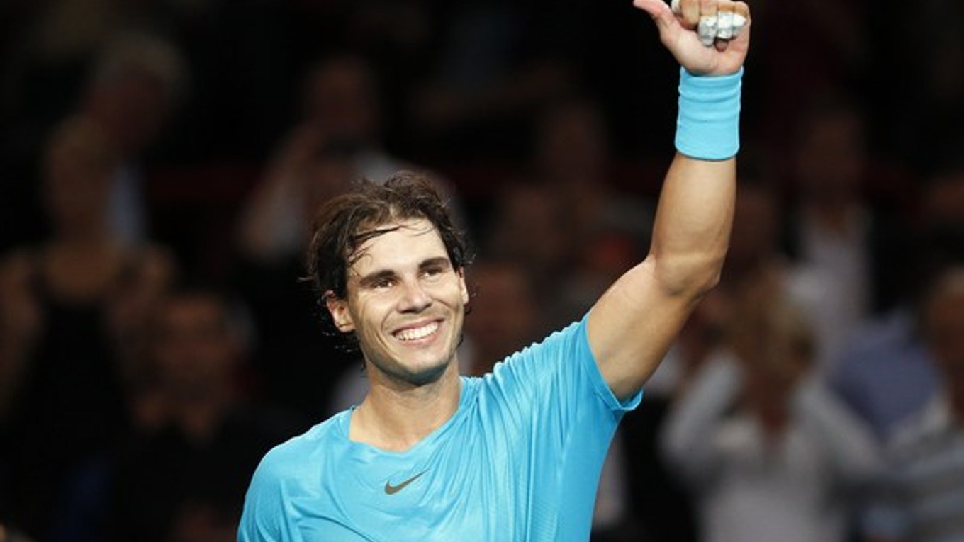 Rafael Nadal bol v roku 2013 najlepší. Je svetovou jednotkou a vyhral dva grandslamové tituly.