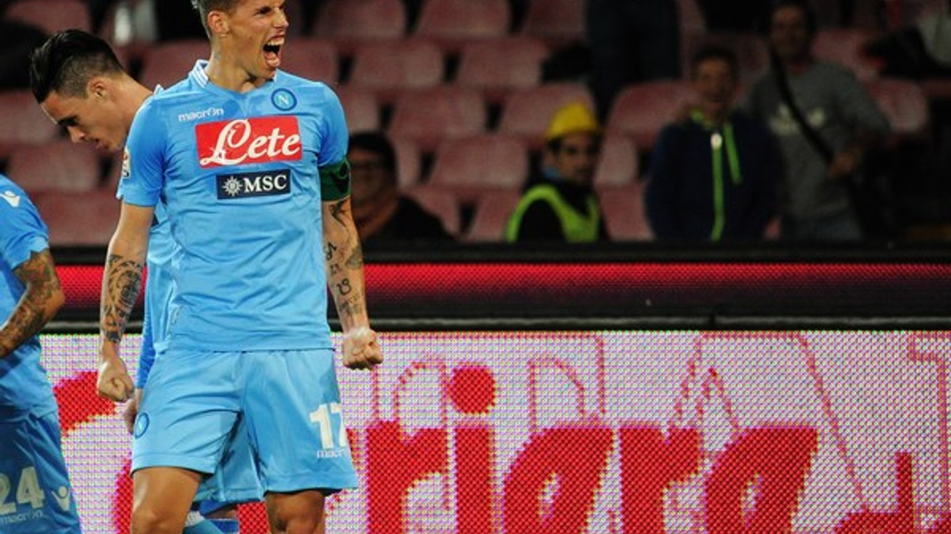 Marek Hamšík je v Neapole kapitánom a dáva veľa gólov. Napriek tomu v Lige majstrov nehral.