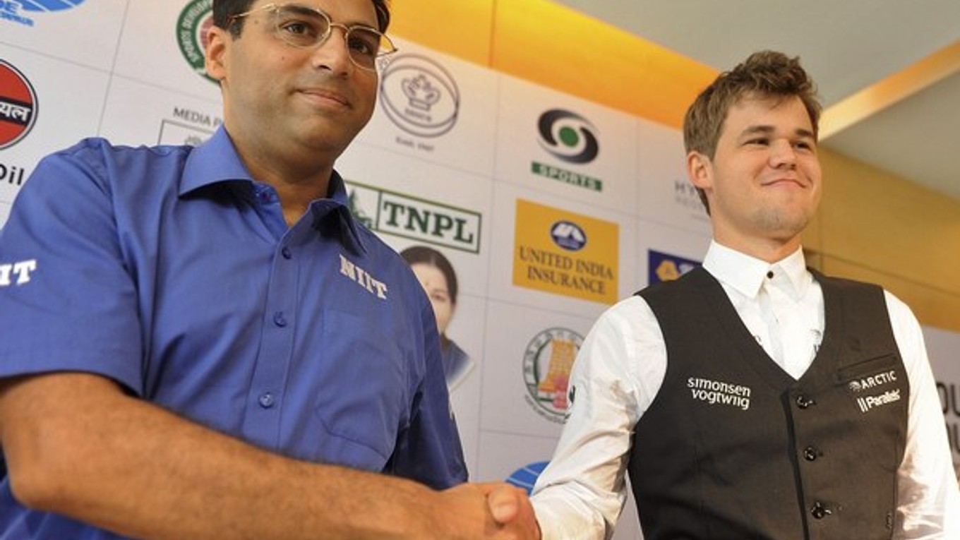 Súboj Nóra Carlsena a Inda Ananda začal v Chennai remízou, pokračuje do 28. novembra.