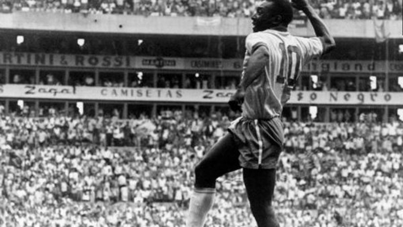 Kráľ futbalu je prítomný aj na sociálnych sieťach.