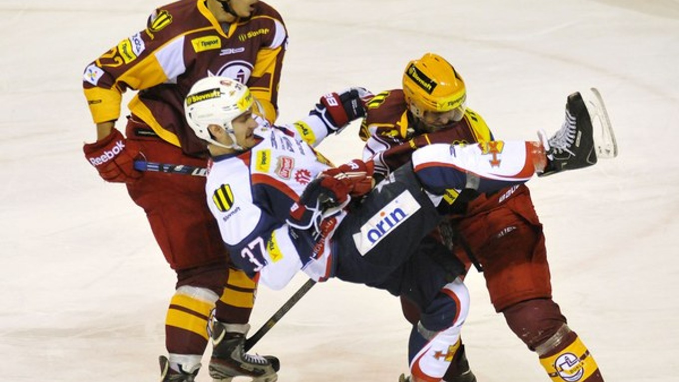 Marek Ryzák z Dukly Trenčín, Milan Jurík z HKM Zvolen a Miroslav Habšuda z Dukly Trenčín.