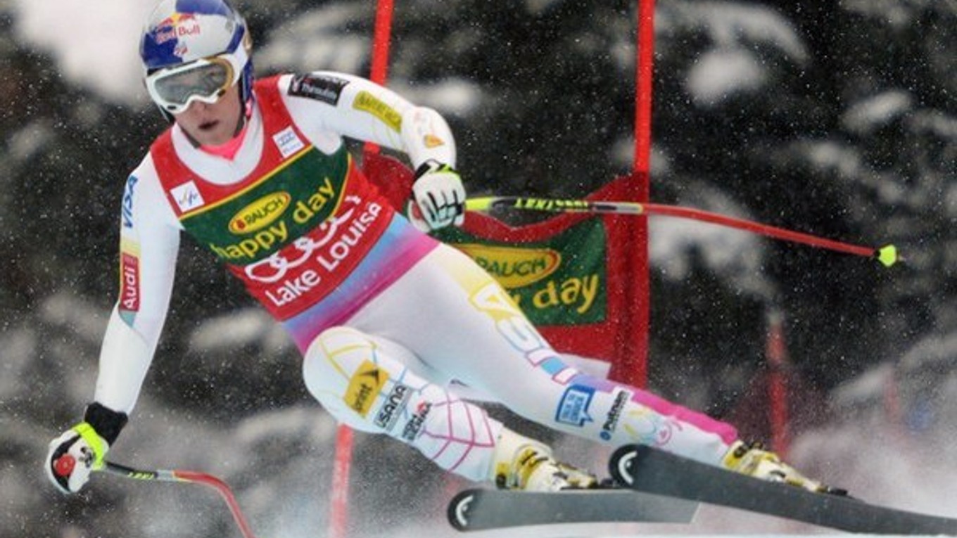 Americká lyžiarka Lindsey Vonnová zavŕšila vlani v Lake Louise víťazný hetrik.
