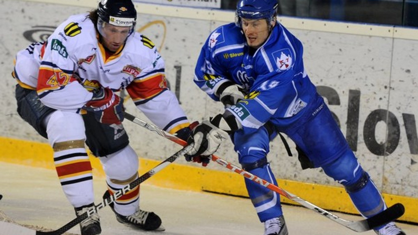 Tomáš Jaško (vpravo) v drese Popradu.