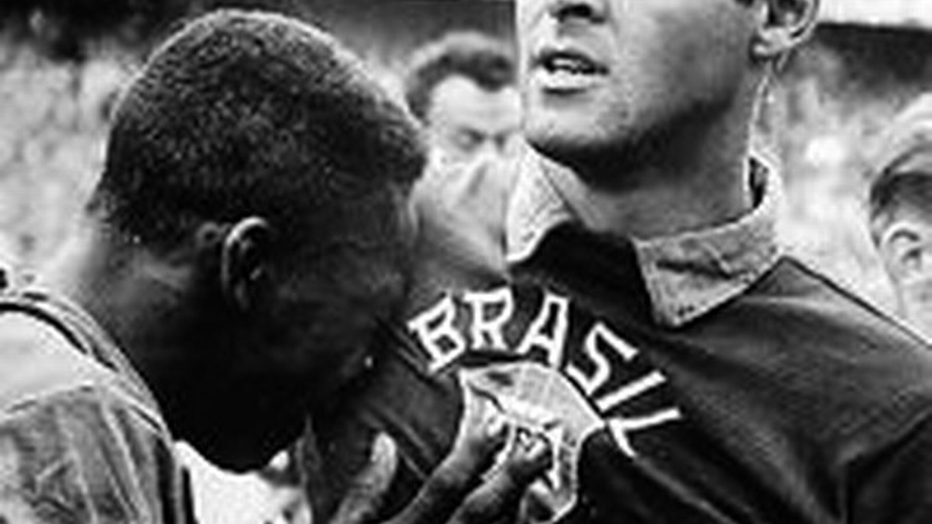 Práve jemu sa vyplakal na hrudi po finálovom triumfe nad Švédskom sedemnásťročný mladík Pelé.