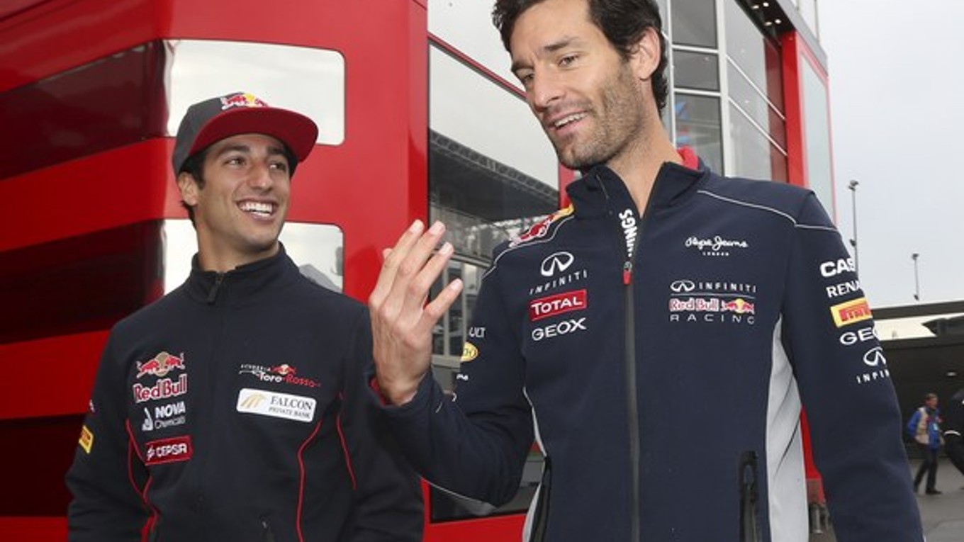 Daniel Ricciardo (vľavo) a Mark Webber