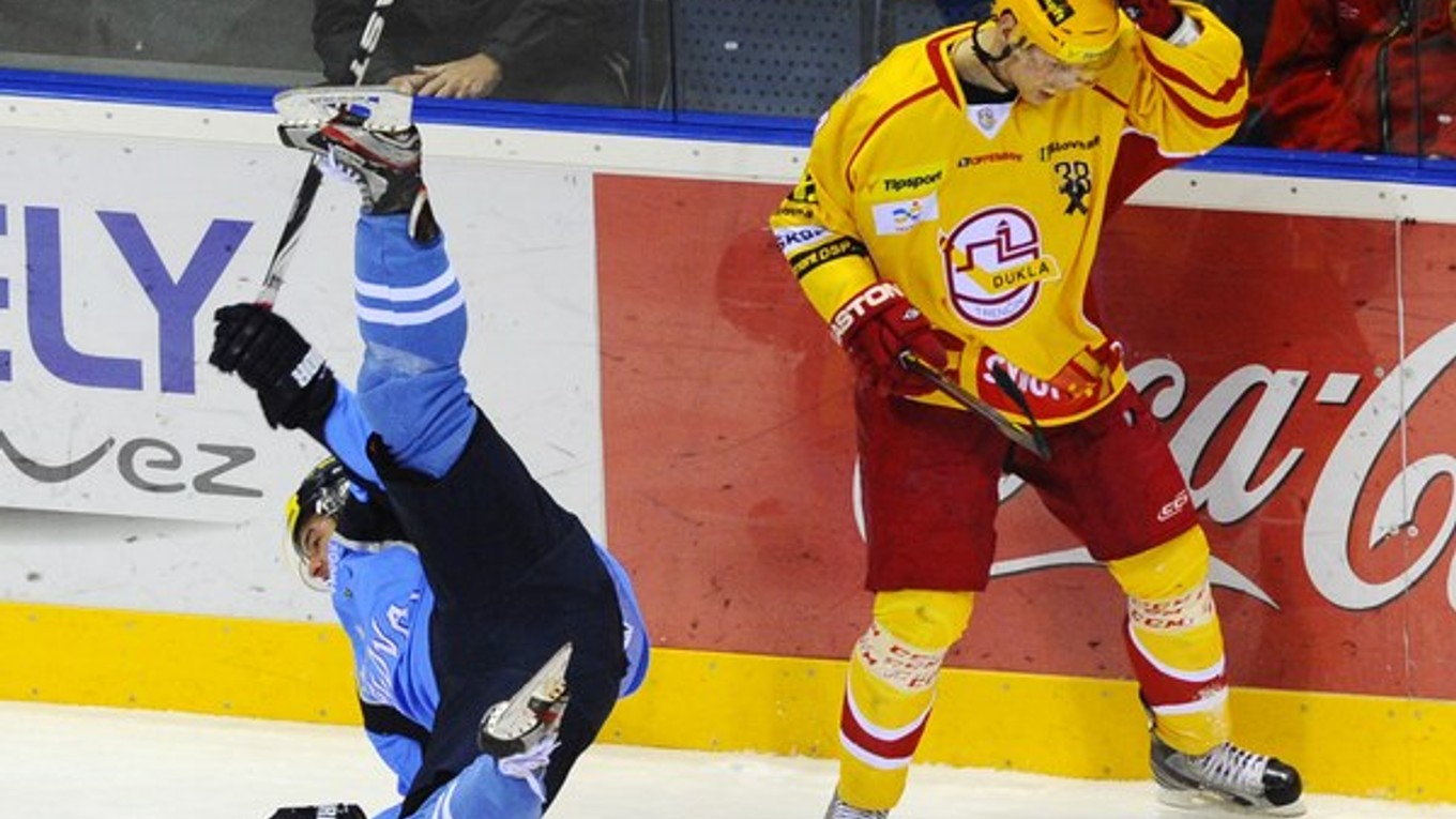 Peter Kopecký (vpravo).