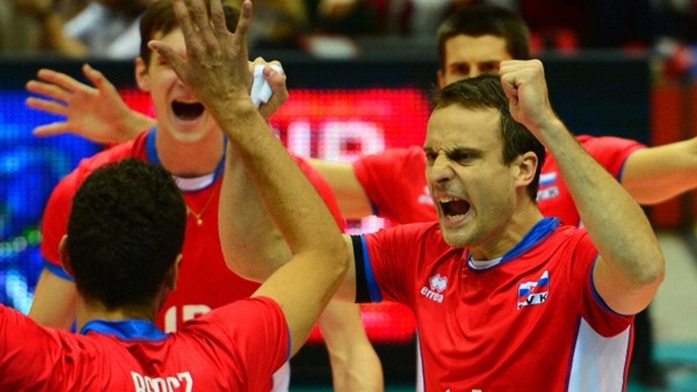 Slováci s Poľskom prehrali, ale postúpili.