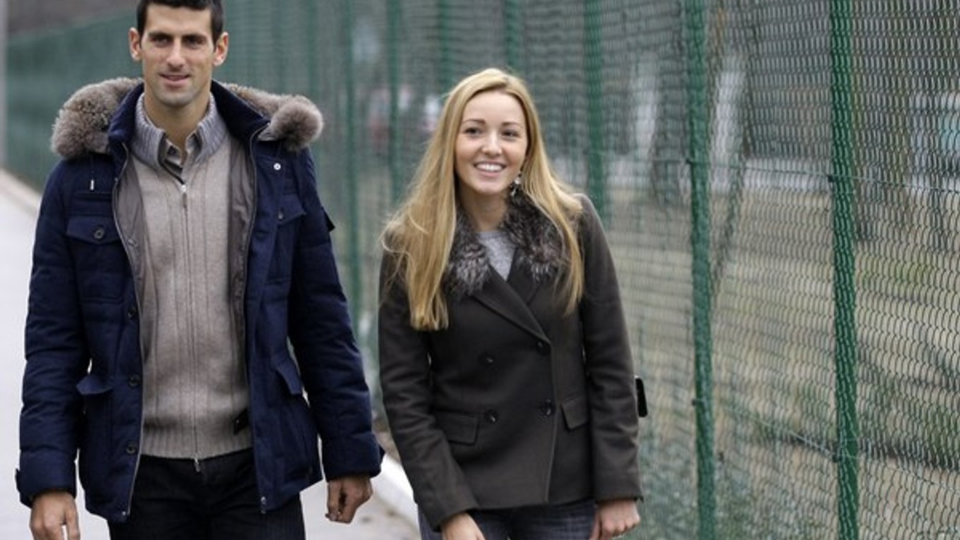 Srbský tenista Novak Djokovič a jeho priateľka Jelena Rističová.