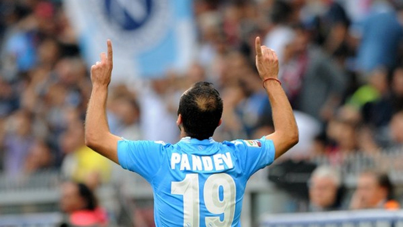 Oba góly Neapola strelil Pandev.