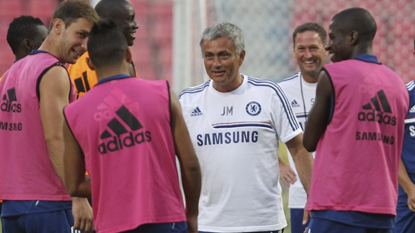 Jose Mourinho a jeho zverenci na sústredení v Bangkoku.