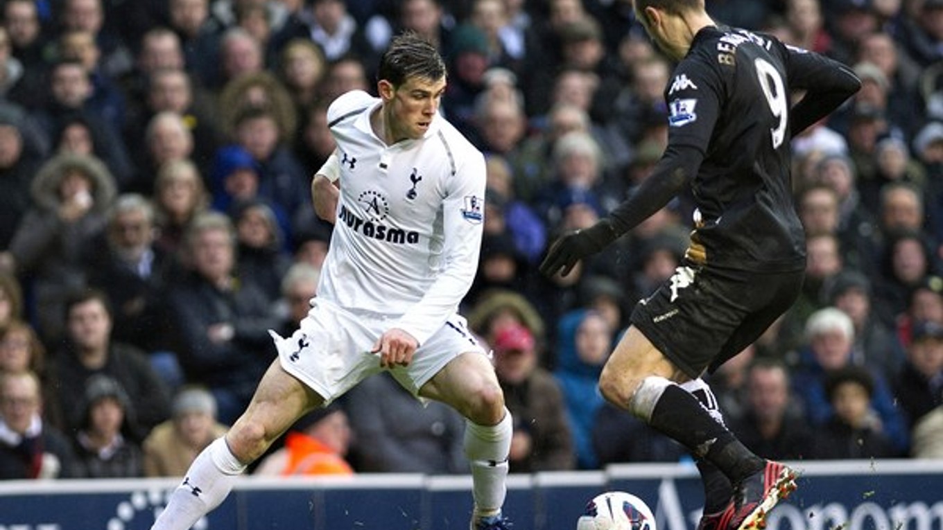 Gareth Bale (vľavo).