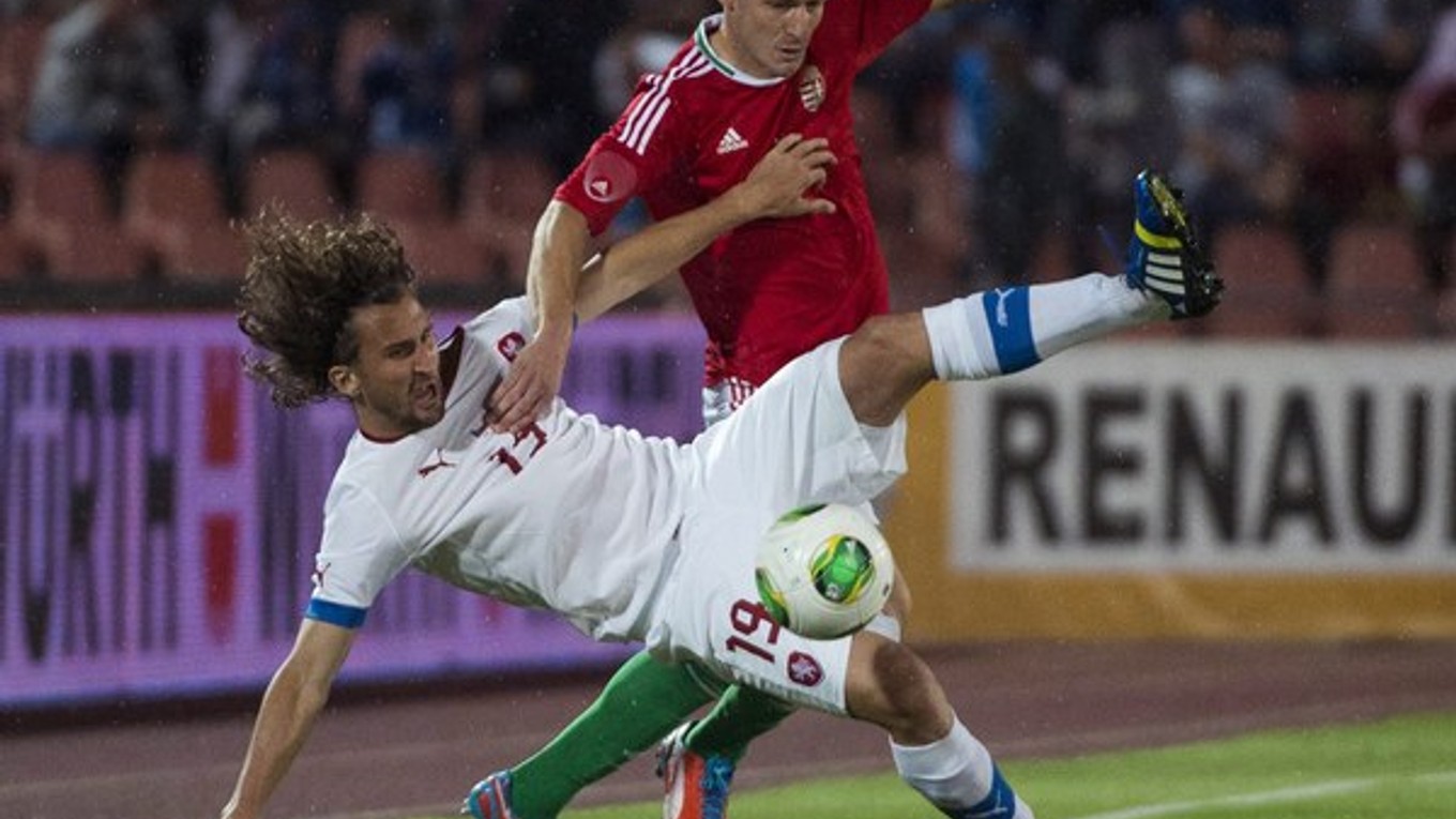 Petr Jiráček (v bielom drese).