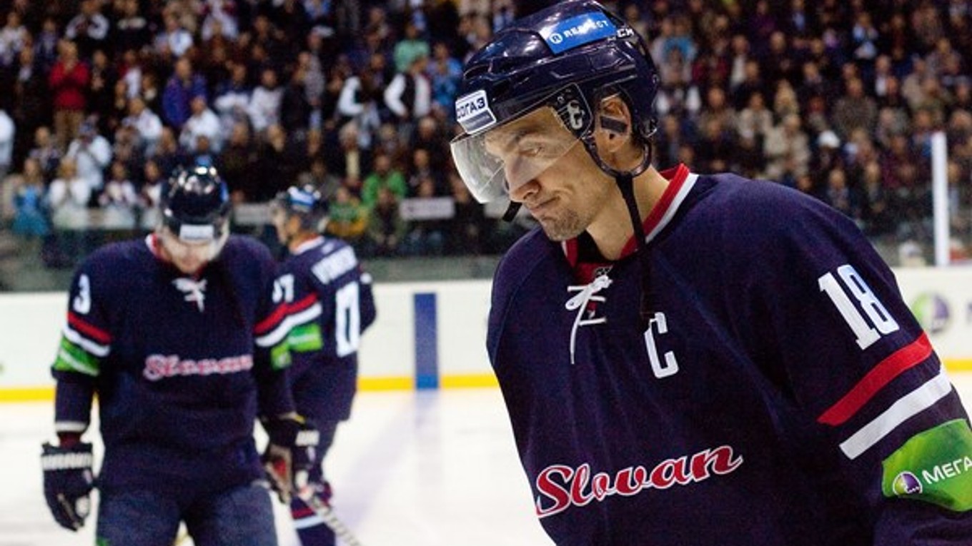 Miroslav Šatan sa zatiaľ nerozhodol, či bude hrať za Slovan v KHL aj v novej sezóne.