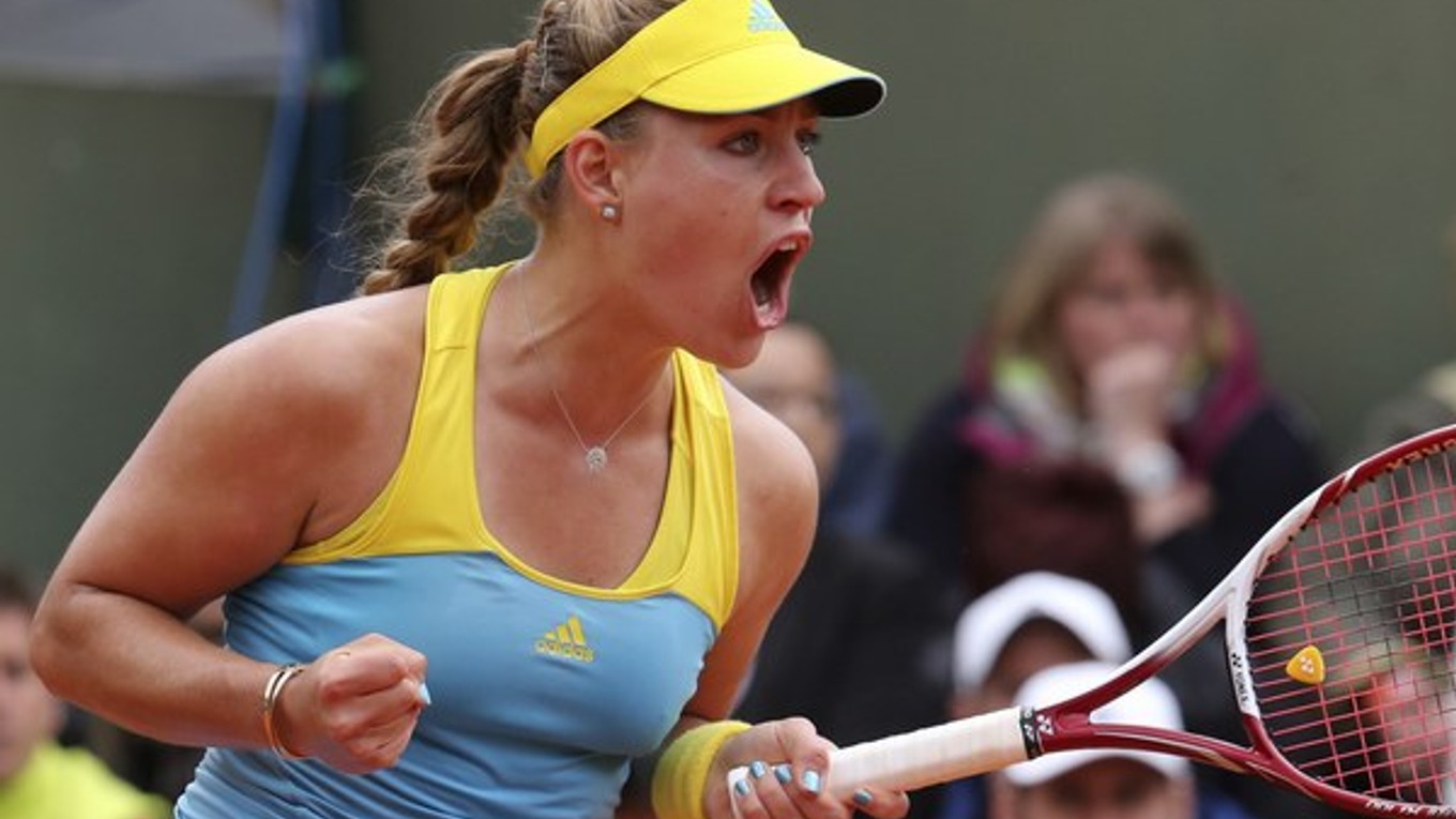 Nemecká tenistka Angelique Kerberová sa raduje počas zápasu proti Slovenke Jane Čepelovej.