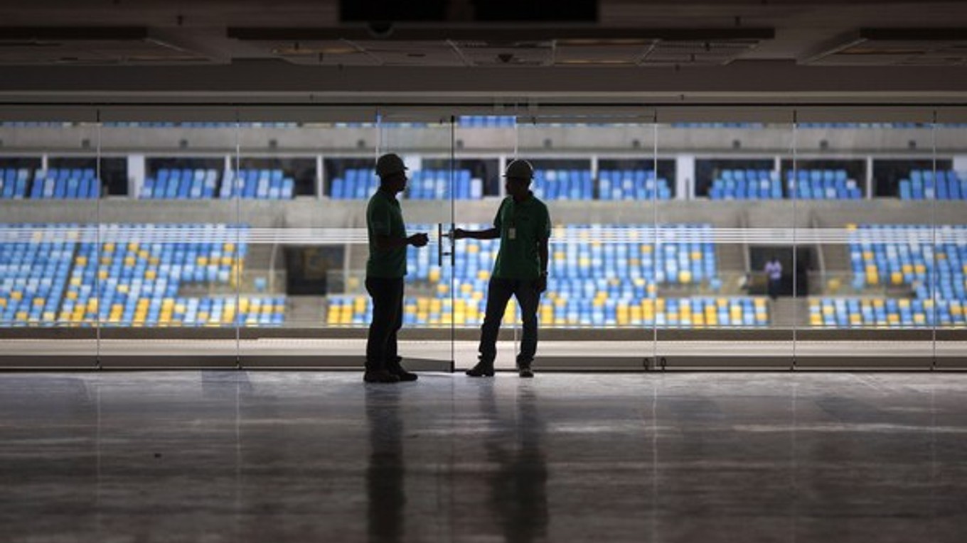 Robotníci na Maracane 29. mája.