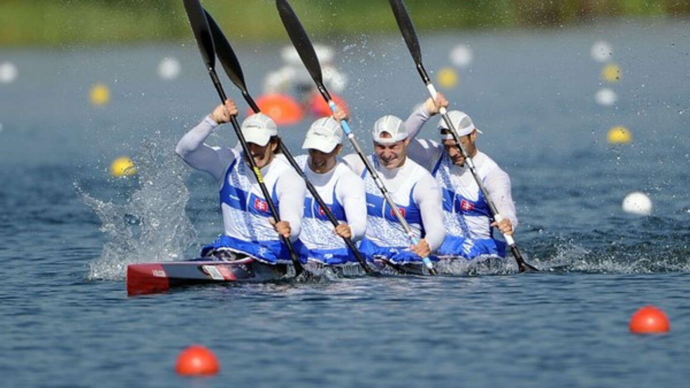 Štvorkajak Peter Gelle, Martin Jankovec, Erik Vlček a Juraj Tarr skončil na minuloročnej olympiáde  v Londýne na šiestom mieste. Vo nedeľňajšom finále ME v Portugalsku klesol na8. miesto. O účasť na MS v Duisburgu musí bojovať v domácej kvalifikácii. &#